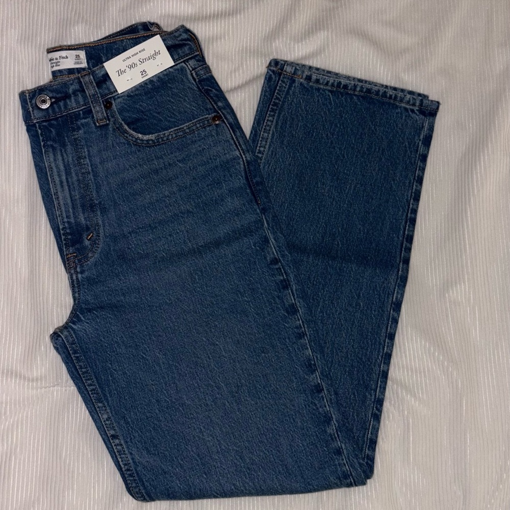 Abercrombie Ultra High Rise 90s Straight Jean